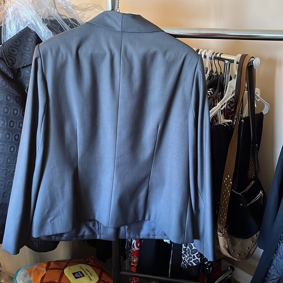 Jacket - Picture 2 of 4